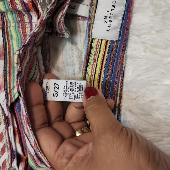 Celebrity Pink 5/27 short - Picture 3 of 4